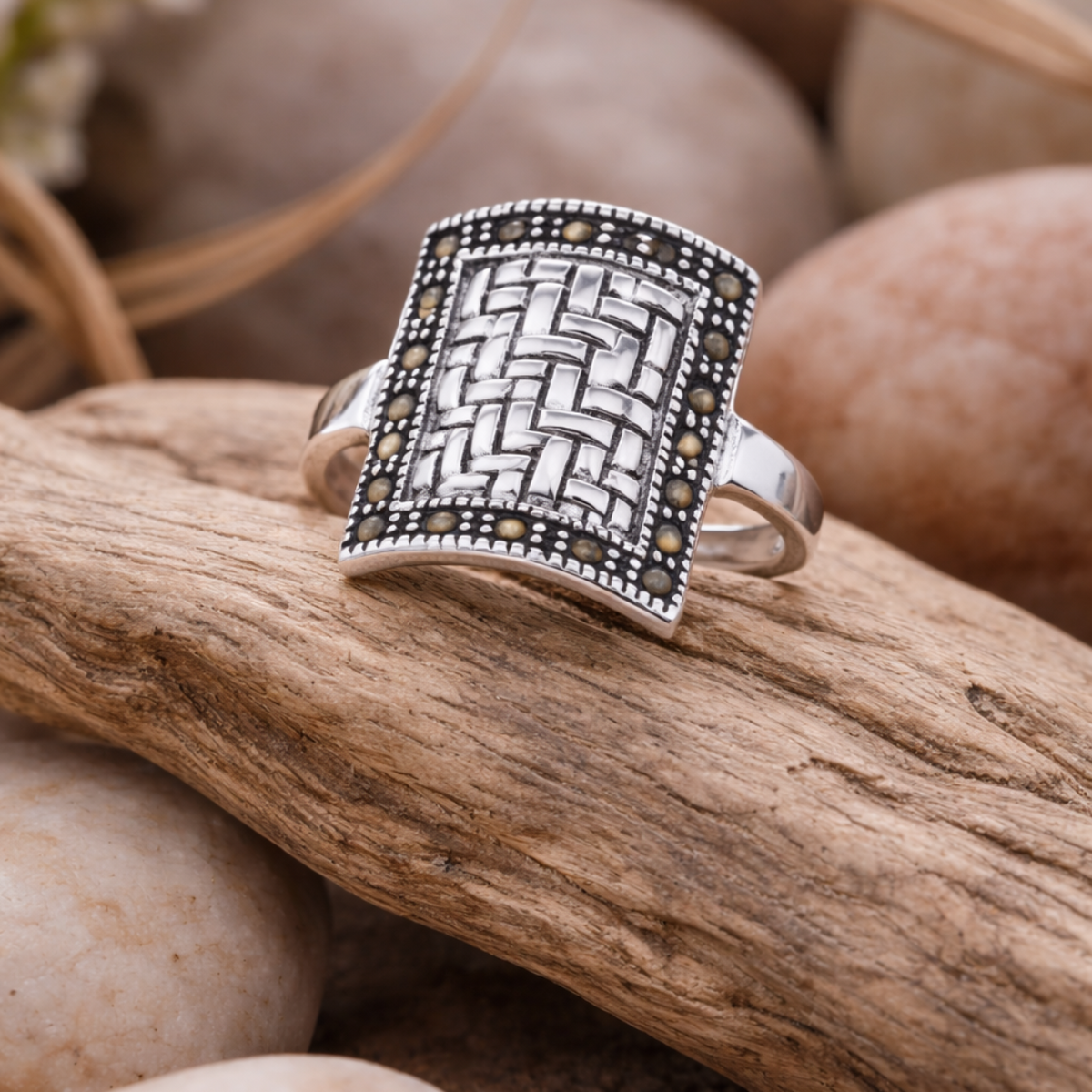 Marcasite Rectangle Weave Ring in 925 sterling silver – side view