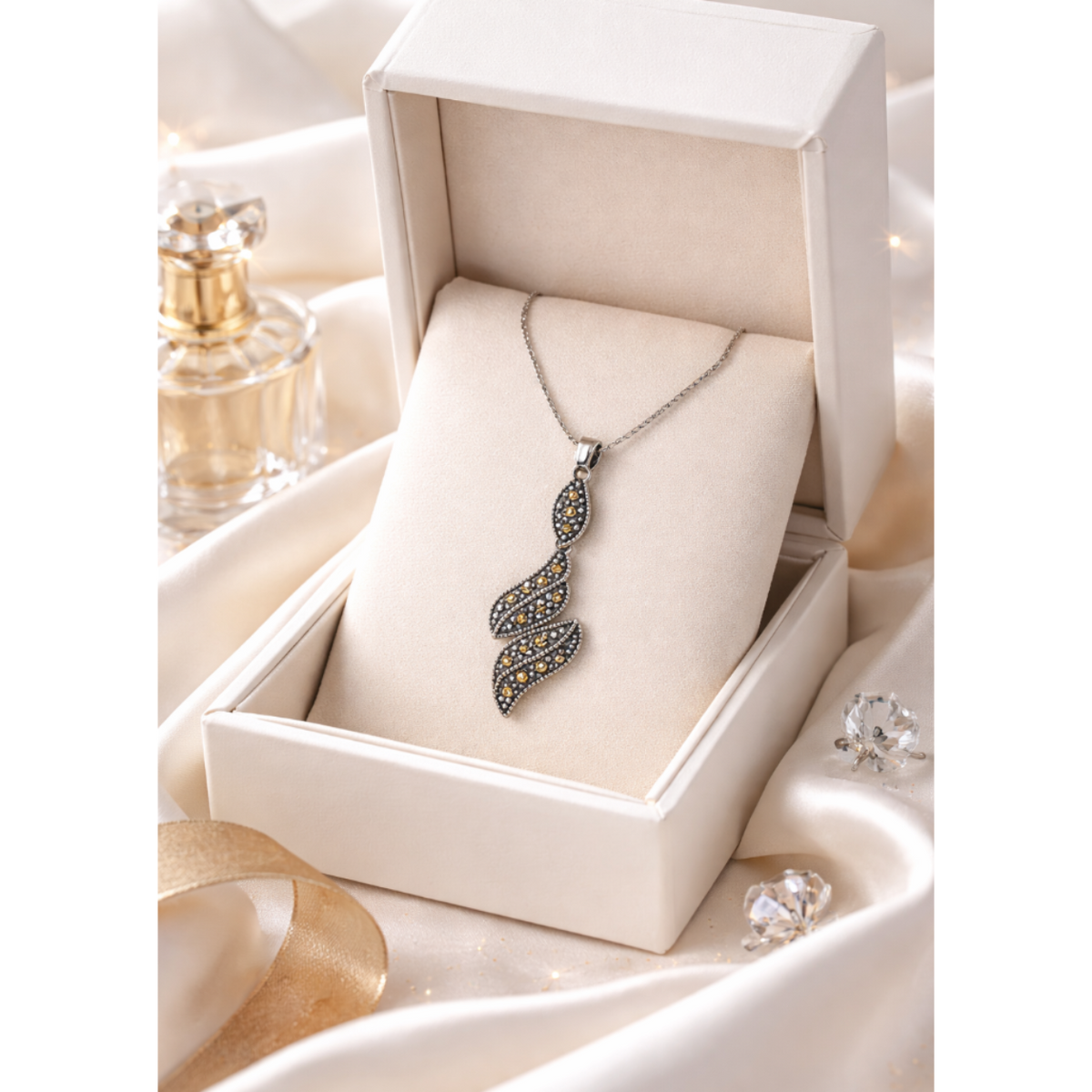 Marcasite Double Leaf Pendant in 925 sterling silver – additional view