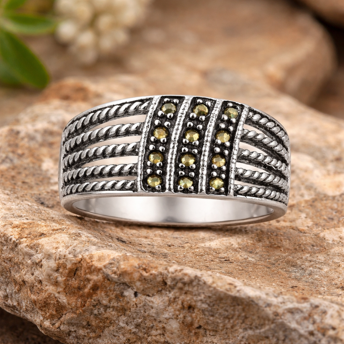 Marcasite Overlapping Bands Ring in 925 sterling silver – side view