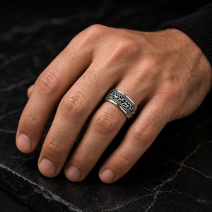 Filigree Spinner Ring in 925 sterling silver – angle view