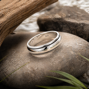 Polished Plain Spinner Ring in 925 sterling silver – side view