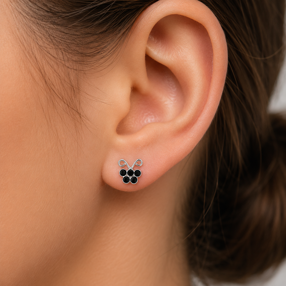 Boucles d'oreilles puce papillon noir