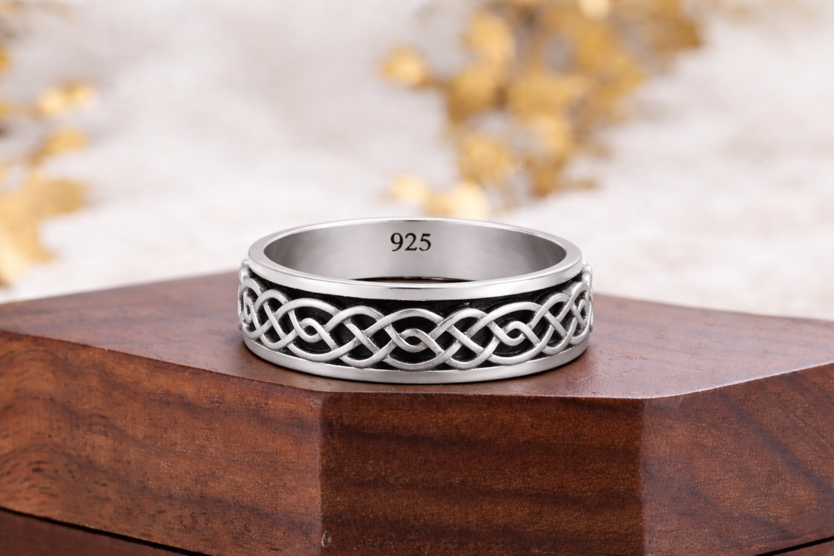 Celtic Knot Spinner Ring in 925 sterling silver – side view