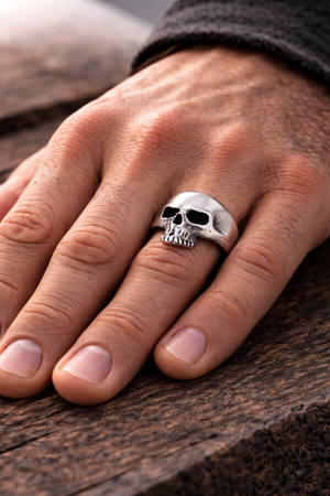 Skull Statement Ring in 925 sterling silver – angle view